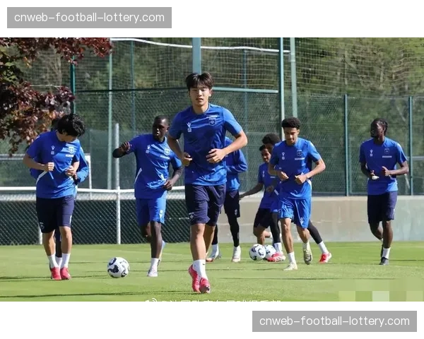 欧塞尔召开赛前发布会，主帅强调防守纪律重要性