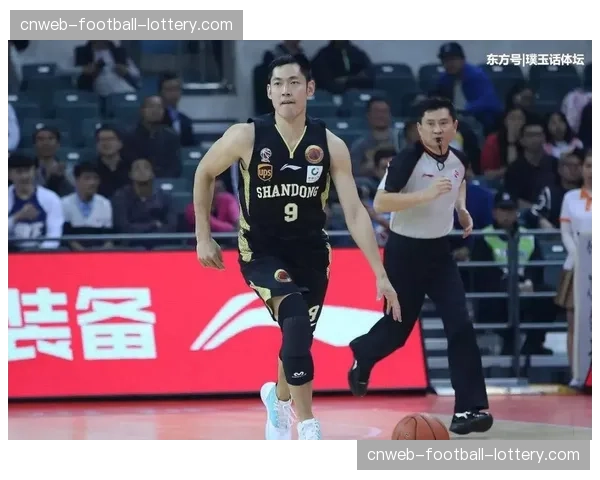 “特写:老将瓦尔迪替补登场完成绝杀,赛后独自加练射门” “特写:老将瓦尔迪替补登场完成绝杀,赛后独自加练射门”